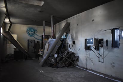 Decadencia. Con el paso de los años, el cine se fue para abajo en ventas, tiempo más tarde, a pesar del estacionamiento, se encuentra descuidado.