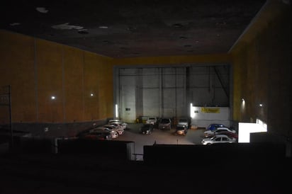 En el olvido. Lo que en su momento fue uno de los lugares más concurridos de la ciudad, ahora funge como un estacionamiento en el centro.