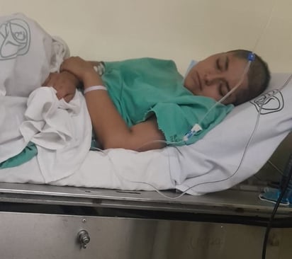 Su  hija Kenia Scarlett de 23 años tiene varios requerimientos médicos que no siempre puede solventar y se requieren constantemente.