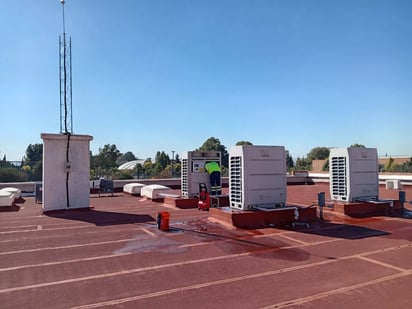 Mantenimiento. También se hicieron arreglos en los aires acondicionados del área administrativa.