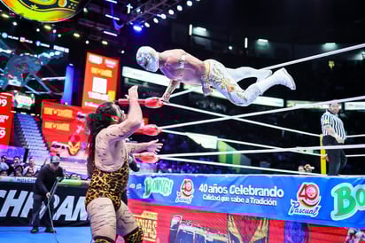 Místico llegó a su cuarta defensa del Campeonato Mundial de Peso Semicompleto, consolidando su etapa como monarca.