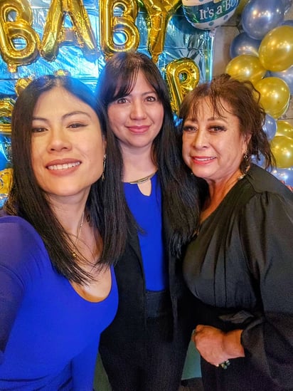 Gerardo, Arenna y Leticia Camarena.