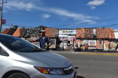 Sin tarifa. En muchos trabajos, no existe un pago establecido, sino que solo piden una moneda a cambio