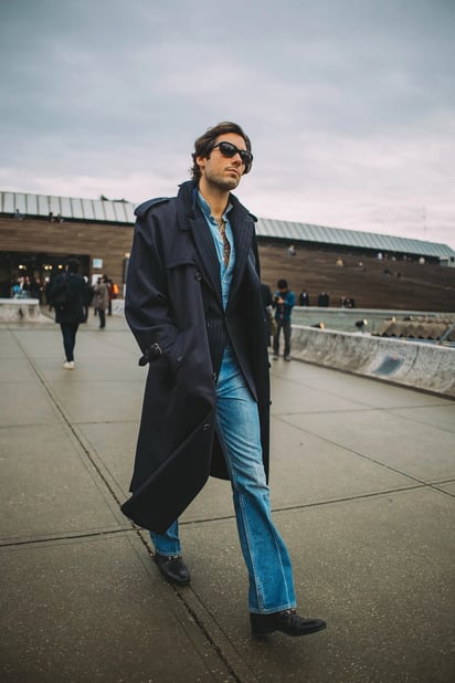 Entre trajes impecables y abrigos estructurados, los perritos chic también se convierten en protagonistas del evento.