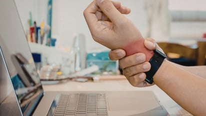 Comúnes. Si no se tiene el equipo adecuado, es muy probable tener dolores en algunas zonas del cuerpo.