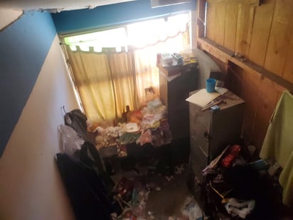 
Cuarto sucio. Señalan que el prefecto habita un cuarto sucio, pese a ser exigente con los alumnos.