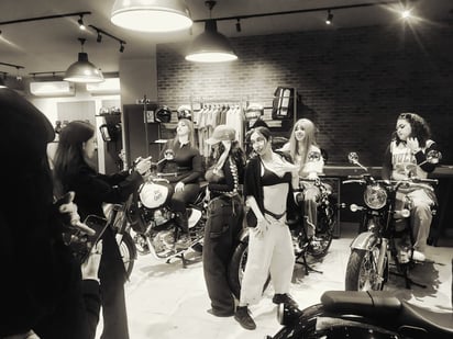 Esta sátira se convierte en una herramienta para revelar cómo operan el machismo y la homofobia en Durango.