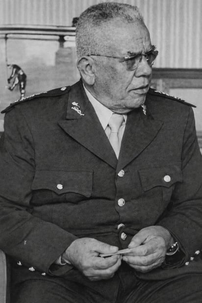 Abel Guerra, médico de Parral, certifica la decapitación del cadáver de Villa (6 de febrero de 1926). Publicación de El Siglo de Torreón acerca de la profanación de la tumba de Francisco Villa. Cadáver decapitado de Francisco Villa.