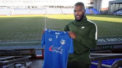 Con pasos por Wolverhampton Wanderers, Coventry City y CSKA Sofia, Nazon se ha consolidado como la pieza más determinante del esquema haitiano.