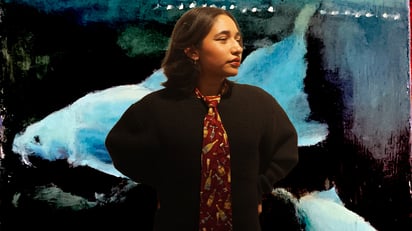 “Busco que mi obra genere incomodidad; que el público busque su propia interpretación desde el surrealismo”, declaró Andrea Espinoza.