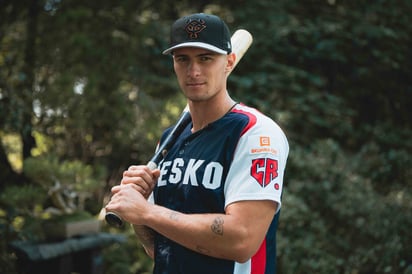 Renovación. El checo Marek Chlup firmó de manera oficial con la novena duranguense para la pretemporada 2026.