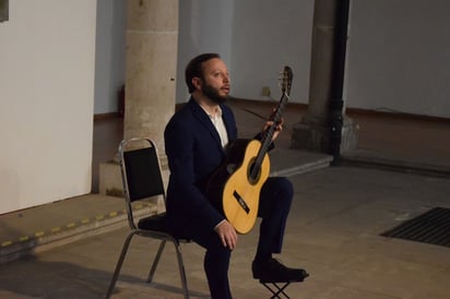 Interpretación. Ante un público numeroso, el intérprete ofreció un programa dedicado a compositores italianos que desarrollaron buena parte de su obra lejos de su país natal.