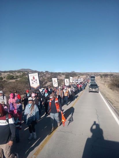 Peregrinación. Se llevó a cabo una peregrinación hacia este templo ubicado en el municipio de Indé, a la que también fue el Arzobispo.