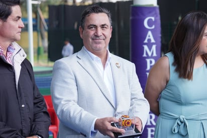 La presencia de Carlos González López de Lara, presidente de la FMT, dio un sello de jerarquía a la inauguración. Foto: Ricardo Hernandez / El Siglo de Durango