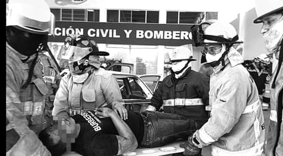 Capacitación. La Coordinación Estatal de Protección Civil (CEPC) promovió la capacitación, en la que hubo un simulacro.








