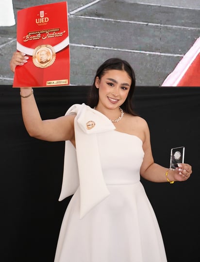 Galardón. Fueron 654 los estudiantes egresados de la UJED que recibieron la medalla Benito Juárez.