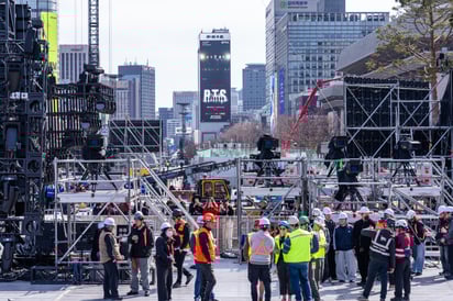 Así iniciaron los preparativos para el Comeback de BTS en Seúl.
Foto: EFE.