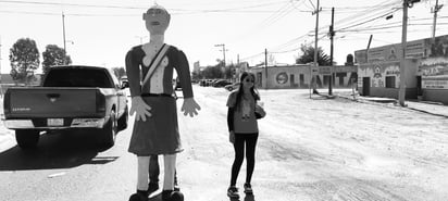 Iconoclasia. Esta imagen será quemada en el poblado 15 de Octubre.