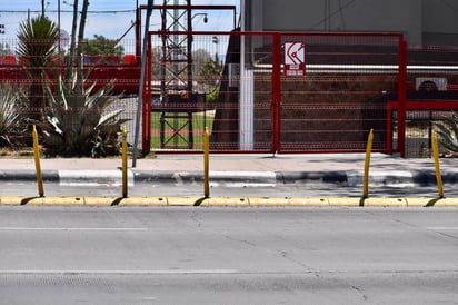 Sin respuesta. Las autoridades no reponen la infraestructura a pesar de cobrar el material destruido.