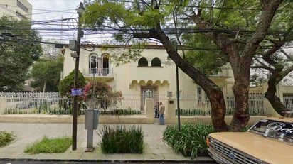 Primer hogar en el que vivió Carlos Slim (se localiza frente al Parque México en la calle número 51).