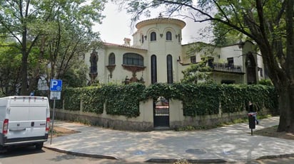 Segundo hogar en el que vivió Carlos Slim (se localiza en Polanco, sobre la calle Calderón de la Barca frente al Parque Lincoln).