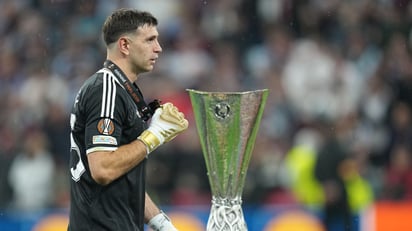El 'Dibu' llega en una forma inmejorable al Mundial, en calidad de flamante campeón de la Europa League. Foto: Getty Images.
