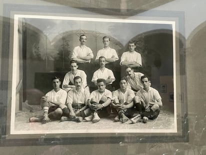 Retrato de equipo de futbol (propiedad de Héctor Avelardo Hernández Villalva).
