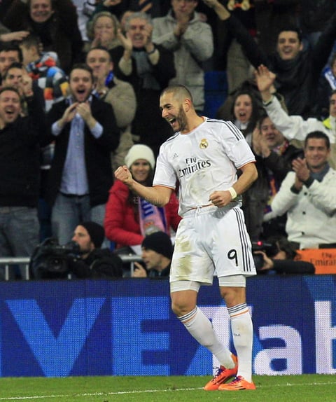 Karim Mostafa Benzema es un futbolista franc&eacute;s de origen argelino-cabilio. Ha recibido m&uacute;ltiples reconocimientos por su enorme calidad futbol&iacute;stica, ha sido nominado en cuatro ocasiones al Bal&oacute;n de Oro.