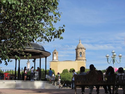 Plaza principal de Nombre de Dios. Requieren de aproximadamente 40 minutos para llegar en coche y conocer los atractivos que ofrece este lugar.