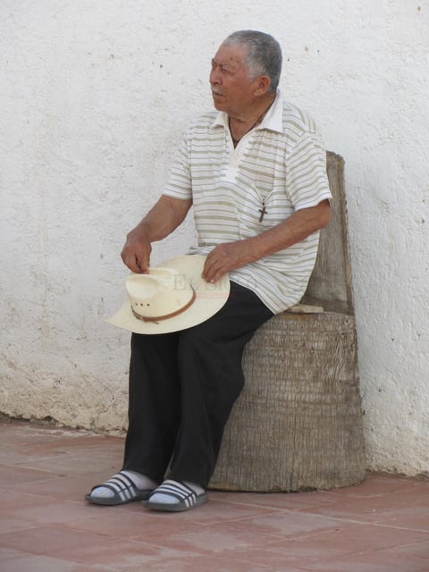 La gente de este municipio se destaca por su amabilidad. Sobre su historia, en Nombre de Dios se fund&oacute; primero una misi&oacute;n franciscana y posteriormente se estableci&oacute; una villa de espa&ntilde;oles por un pueblo de Indios, quienes se asentaron en el sitio.