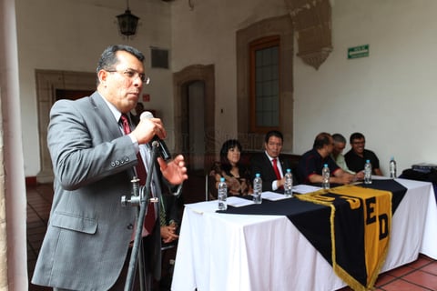 El m&aacute;ximo icono de la Universidad Ju&aacute;rez del Estado de Durango (UJED), su Edificio Central, fue el escenario perfecto donde la delegaci&oacute;n duranguense fue abanderada, antes de partir a su compromiso en los Juegos Nacionales de Educaci&oacute;n Media Superior.