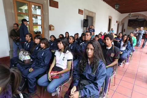 La delegaci&oacute;n duranguense est&aacute; conformada por deportistas del Colegio de Ciencias y Humanidades (CCH) y de la Preparatoria Diurna, en su mayor&iacute;a.