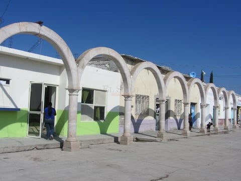 Así lucen algunas de las calles del municipio de Simón Bolívar, con sus arcos, que le dan un toque especial a esta localidad.