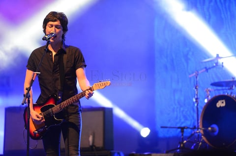 La banda se form&oacute; en 1996, pero no fue hasta el 2001 que consiguieron su primer material de estudio al que titularon &ldquo;Extra&ntilde;ando casa&rdquo;.