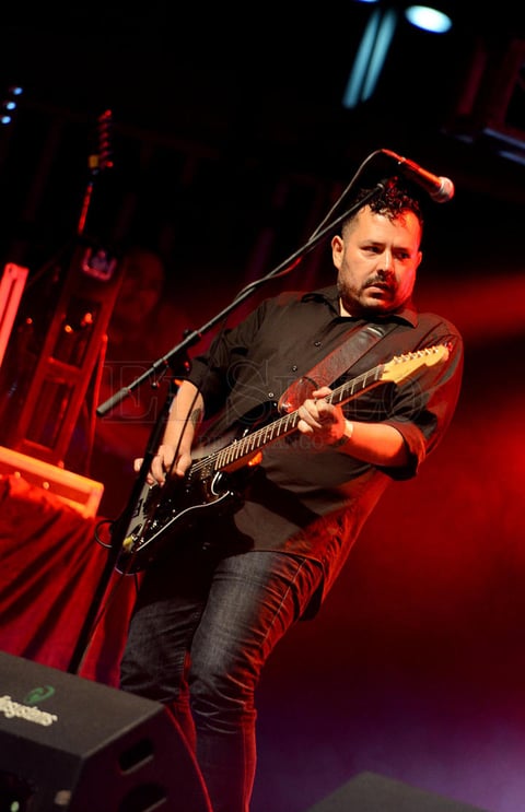 El es Ricardo "Ricci" P&eacute;rez, guitarrista solista de la banda mexicana.