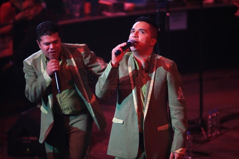 Hace vibrar La Arrolladora al Palenque de la Fenadu