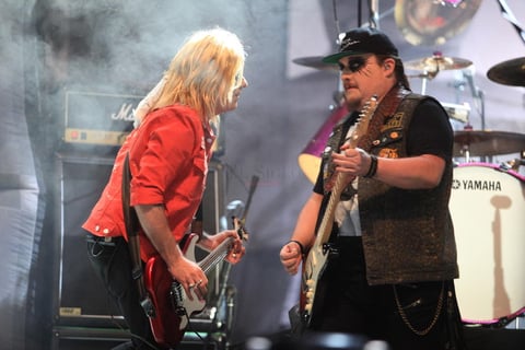 Rock, Army y Moderatto