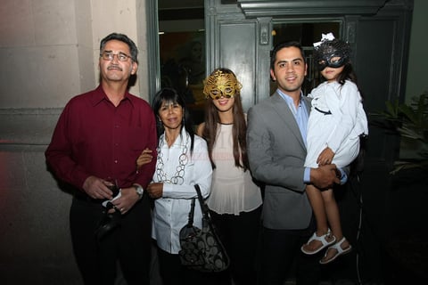 En familia en la velada.