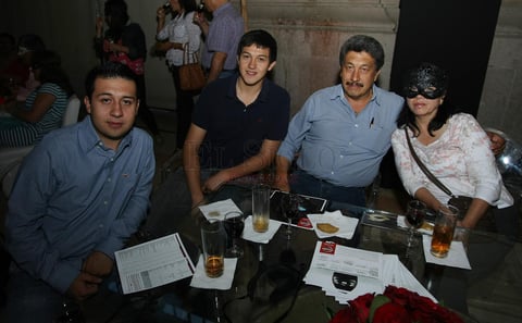 María del Refugio, Rosalío, Luis y César.