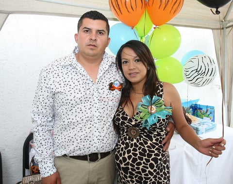 María Eugenia Duarte Ceniceros con su esposo Enrique Vera.