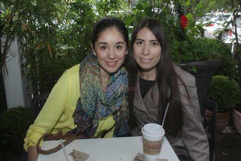 Cecilia y Anahí.