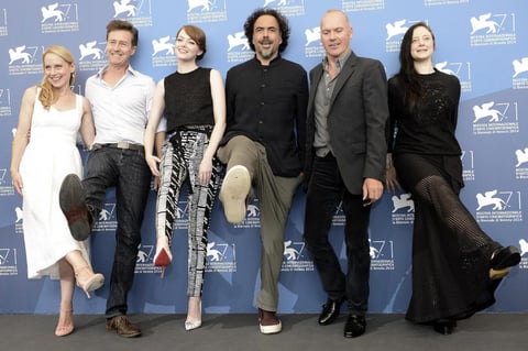 Los actores estadounidenses (de izq. a dcha.) Amy Ryan, Edward Norton, Emma Stone, el director mexicano Alejandro Gonz&aacute;lez I&ntilde;&aacute;rritu, el actor estadounidense Michael Keaton y la actriz brit&aacute;nica Andrea Riseborough.