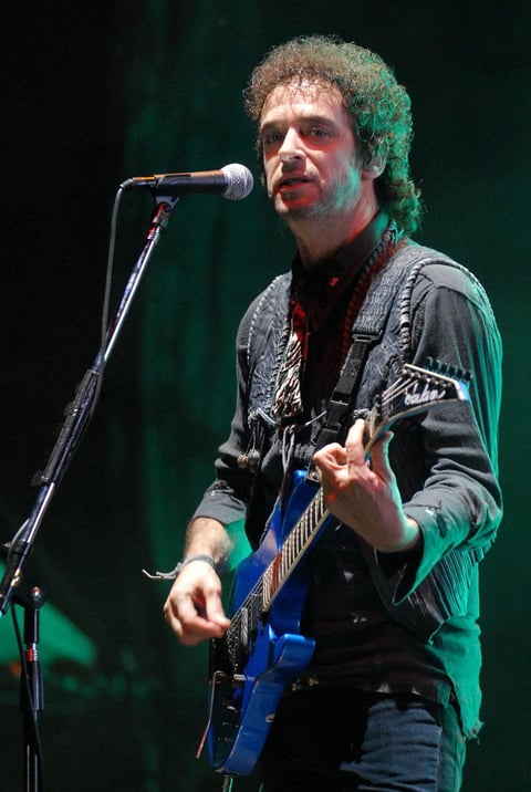 Con cinco discos en el mercado Cerati y su banda Soda Stereo dejaran una huella en el rock en espa&ntilde;ol.