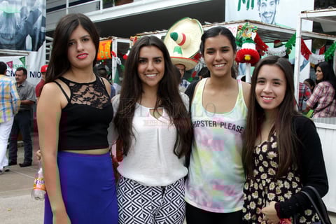 Almendra, Michelle, Ana y Paty.