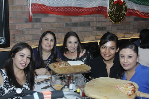 Natalia, Sandra, Miriam, Coco y Ariana.