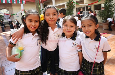 Zalim, Camila, Vale y Adriana.