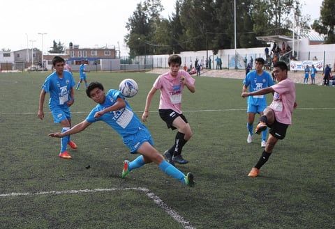 Sin embargo, en el tiempo extra, el CBTis 130 aprovech&oacute; su condici&oacute;n f&iacute;sica y manejo del bal&oacute;n para ganar el duelo con un definitivo de 4-2, con anotaciones de Emmanuel Ledezma y H&eacute;ctor Ram&iacute;rez, este &uacute;ltimo jugador de refresco.