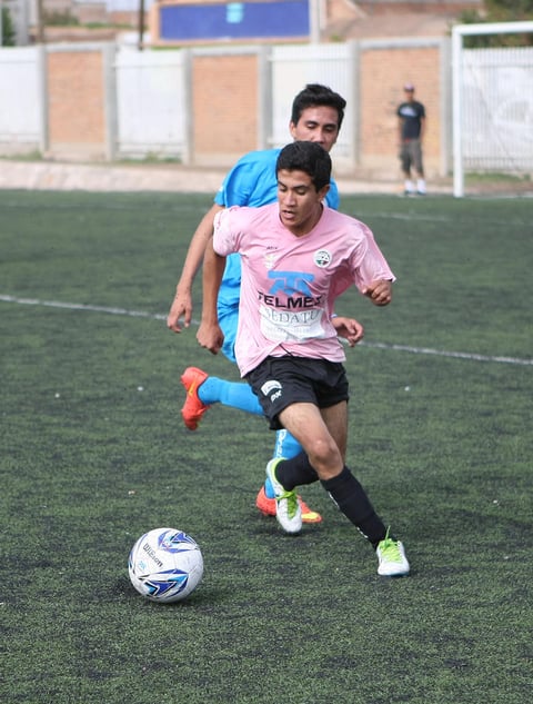 Estos dos equipos dieron su m&aacute;ximo nivel en el terreno de juego, a tal grado que los tiempos extras tuvieron que jugarse para definir al ganador, ya que el tiempo regular termin&oacute; empatado a dos tantos.