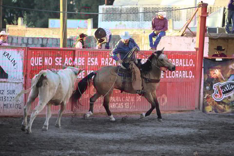 El evento estuvo lleno de lazados y de una serie de montas de toro que llamaban la atenci&oacute;n de los presentes.