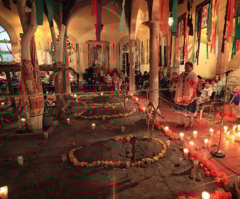 P&uacute;blico de todas las edades se dieron cita para conocer m&aacute;s sobre las ceremonia tepehuana &lsquo;Tu Jotus&rsquo;, manera en que los O&rsquo; dam despiden a sus muertos.